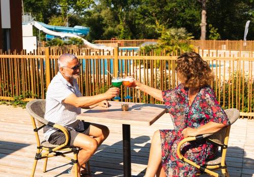 Le restaurant camping Le Bois de Bayadène