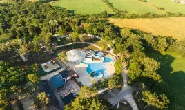 La magnifique vue aérienne du camping Siblu Villages Bois de Bayadène 1