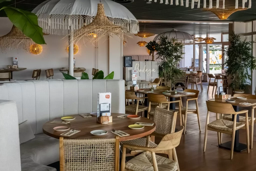 Bodega Beach binnen