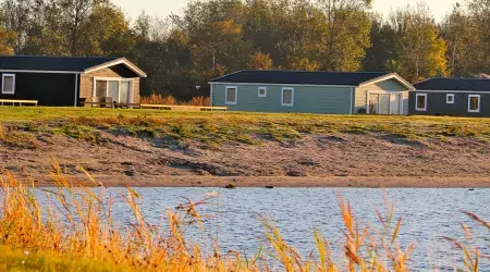 camping de Lauwersoog aux Pays-Bas Schalet de Puntoverwater
